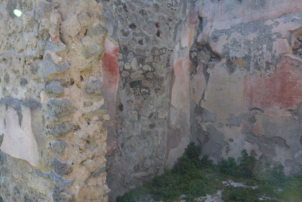IX.5.14 Pompeii. May 2017. Room “L”, looking towards west wall from entrance doorway.
Foto Christian Beck, ERC Grant 681269 DÉCOR.