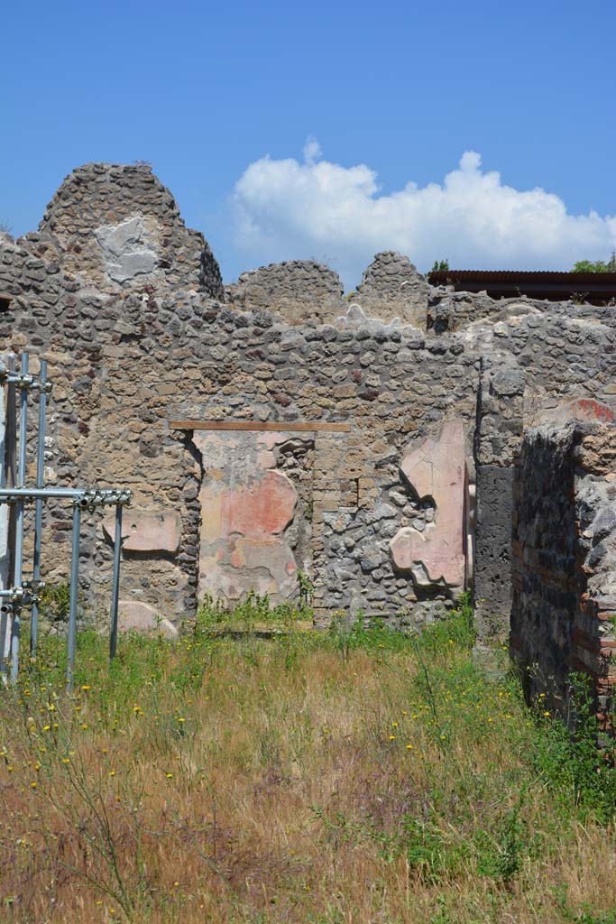 IX.5.14 Pompeii. May 2017. Peristyle “k”, looking north in north-east corner of peristyle.
Foto Christian Beck, ERC Grant 681269 DÉCOR.
