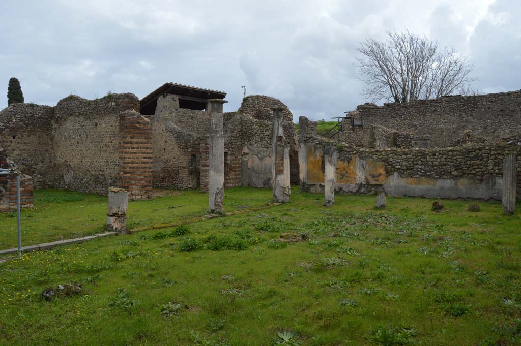 IX.5.14 Pompeii. March 2018. South-east corner of portico “k”.
Foto Taylor Lauritsen, ERC Grant 681269 DÉCOR.