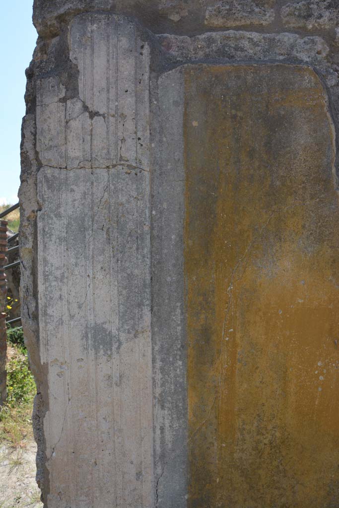 IX.5.14 Pompeii. May 2017. 
Peristyle “k”, half-pilaster on south wall at east end near doorway to servants’ area.
Foto Christian Beck, ERC Grant 681269 DÉCOR.