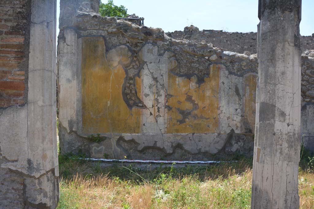 IX.5.14 Pompeii. May 2017. Peristyle “k”, looking towards south wall at east end.
Foto Christian Beck, ERC Grant 681269 DÉCOR.