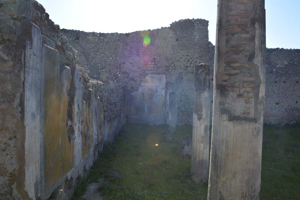 IX.5.14 Pompeii. March 2017.  Peristyle “k”, looking west along south portico.
Foto Christian Beck, ERC Grant 681269 DÉCOR.