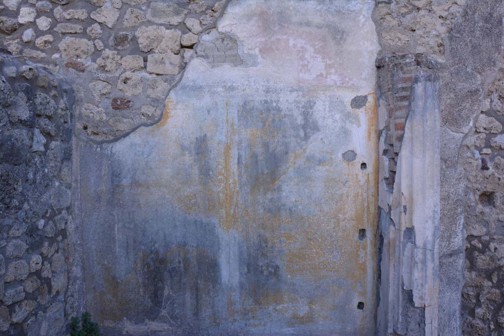 IX.5.14 Pompeii. March 2017.  Peristyle “k”, detail from wall decoration on west wall in south-west corner.
Foto Christian Beck, ERC Grant 681269 DÉCOR.