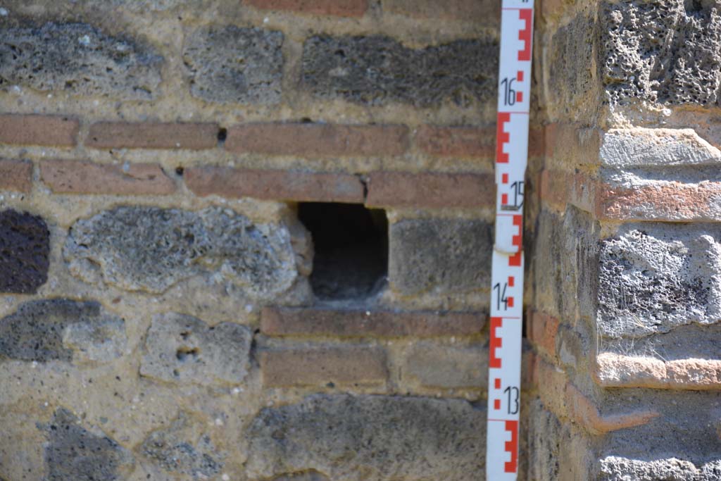 IX.5.14 Pompeii. May 2017. Room “m”, detail from south wall at west end.
Foto Christian Beck, ERC Grant 681269 DÉCOR.
