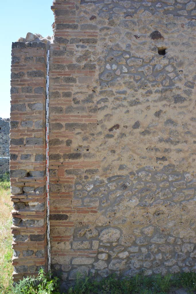 IX.5.14 Pompeii. May 2017. Room “n”, north wall at west end onto east portico.
Foto Christian Beck, ERC Grant 681269 DÉCOR.