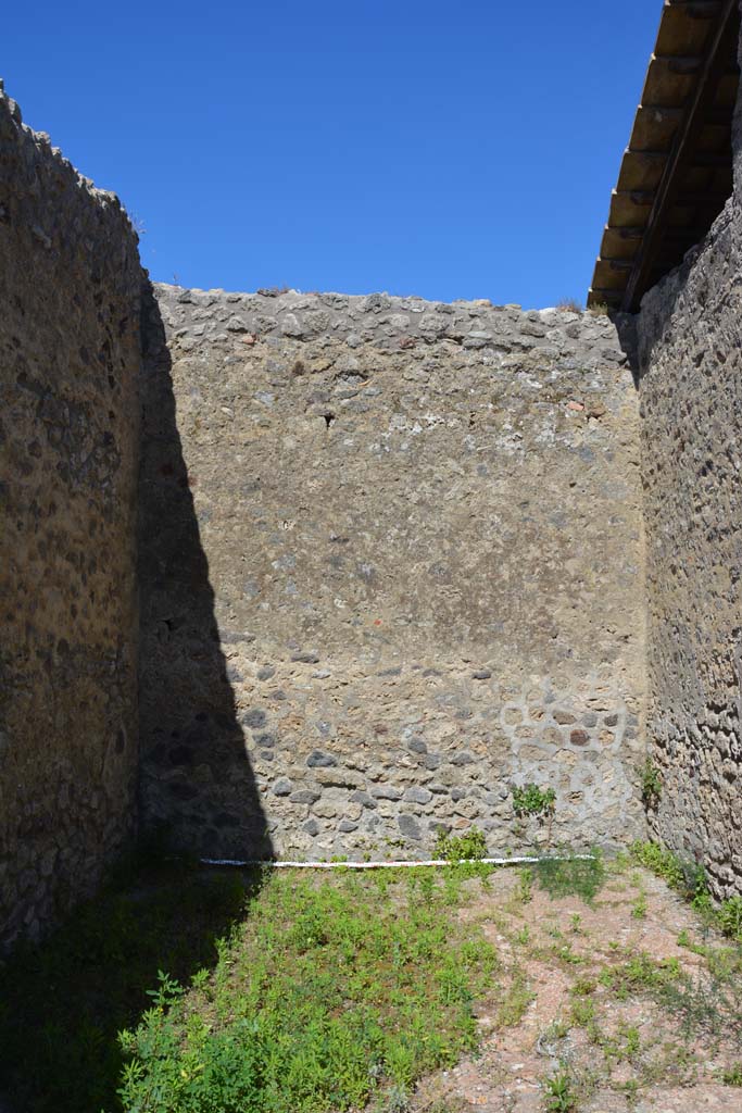 IX.5.14 Pompeii. May 2017. Room “n”, east wall and south-east corner.
Foto Christian Beck, ERC Grant 681269 DÉCOR.