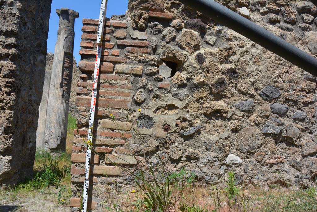 IX.5.14 Pompeii. May 2017. Kitchen “q”, looking towards north wall above hearth.
Foto Christian Beck, ERC Grant 681269 DÉCOR.