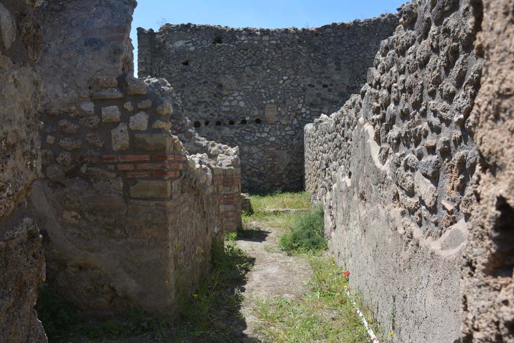 IX.5.14 Pompeii. May 2017. Corridor “p”, looking west.  
Foto Christian Beck, ERC Grant 681269 DÉCOR.