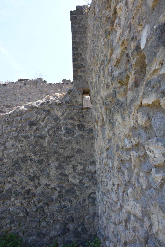 IX.5.14 Pompeii. May 2017. Room “s”, looking towards south wall in south-west corner.
Foto Christian Beck, ERC Grant 681269 DÉCOR.