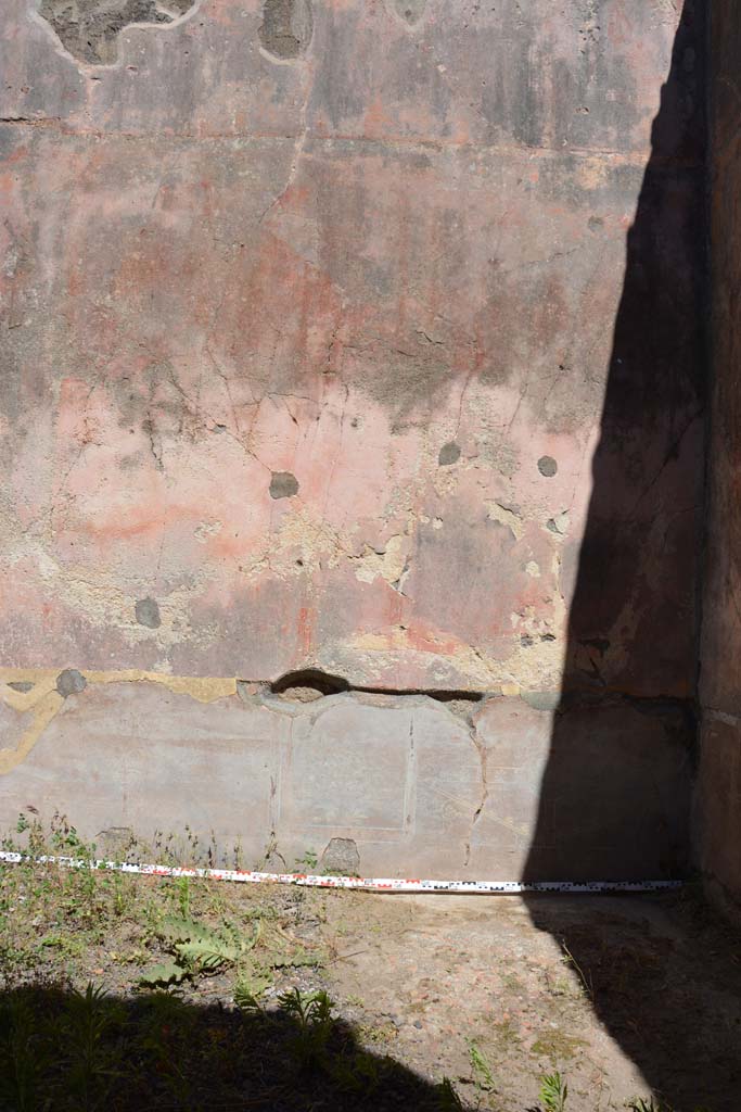 IX.5.14 Pompeii. May 2017. Room “f”, north wall at east end, with flooring.
Foto Christian Beck, ERC Grant 681269 DÉCOR