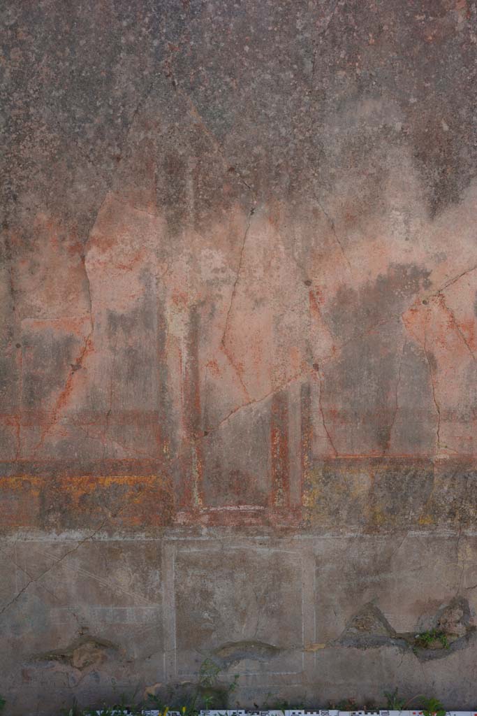 IX.5.14 Pompeii. May 2017. 
Room “f”, detail of painted decoration on south wall at east end, above zoccolo with painted plant.
Foto Christian Beck, ERC Grant 681269 DÉCOR.