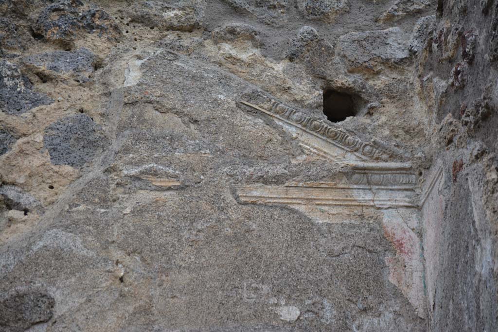 IX.5.14 Pompeii. May 2017. North ala “e”, detail from upper north wall showing stucco from arched ceiling.
Foto Christian Beck, ERC Grant 681269 DÉCOR.