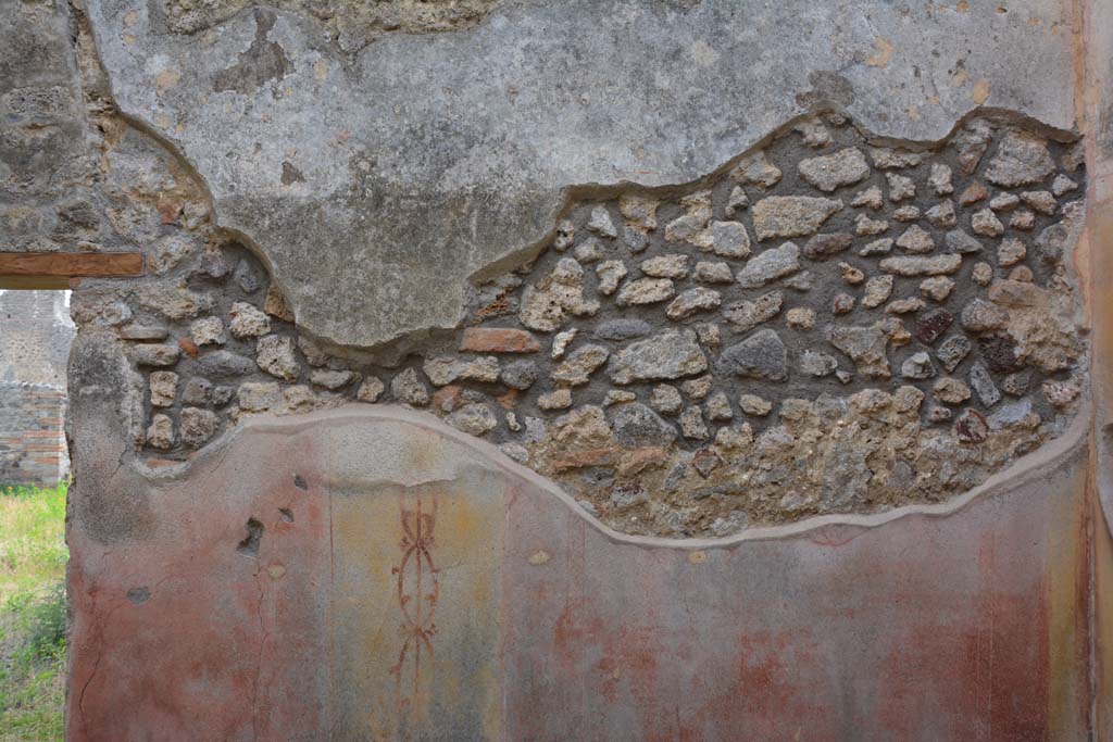 IX.5.14 Pompeii. May 2017. Room “d”, looking towards west wall on north side of doorway.
Foto Christian Beck, ERC Grant 681269 DÉCOR.