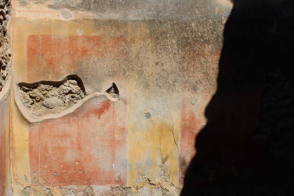 IX.5.14 Pompeii. May 2019. Room “d”, detail from middle zone of north wall at west end.
Foto Christian Beck, ERC Grant 681269 DÉCOR.