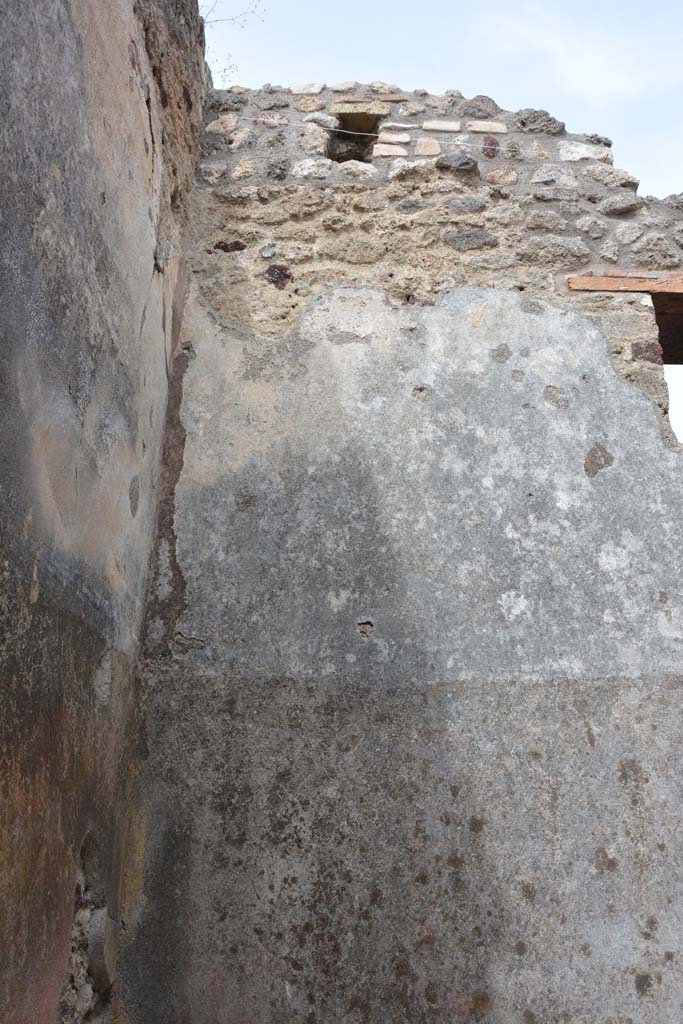 IX.5.14 Pompeii. May 2017. Room “d”, upper east wall in north-east corner.
Foto Christian Beck, ERC Grant 681269 DÉCOR.