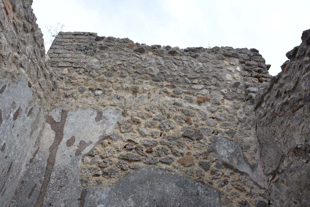 IX.5.14 Pompeii. May 2017. Room “d”, upper south wall.
Foto Christian Beck, ERC Grant 681269 DÉCOR.