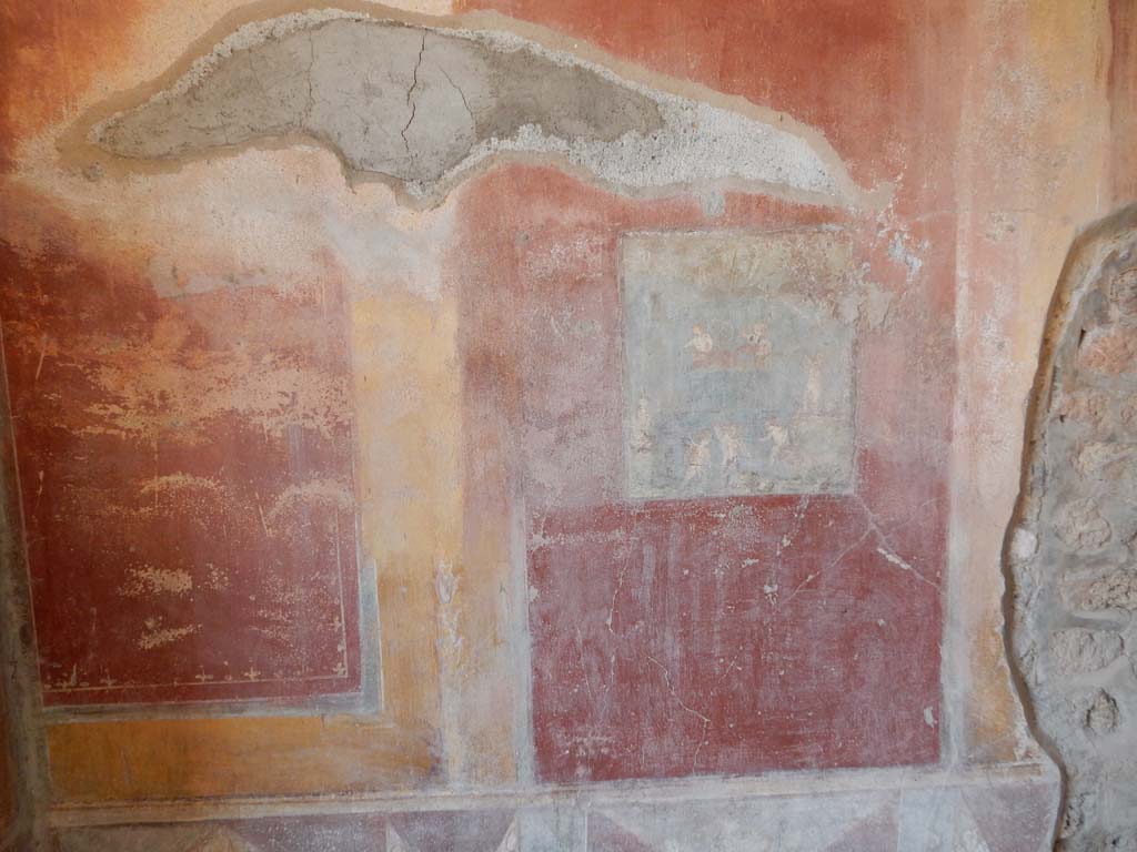 IX.5.14 Pompeii. June 2019. Room “c”, north wall of cubiculum on north side of entrance corridor. 
Wall painting of Venus with fishing cupids. Photo courtesy of Buzz Ferebee.