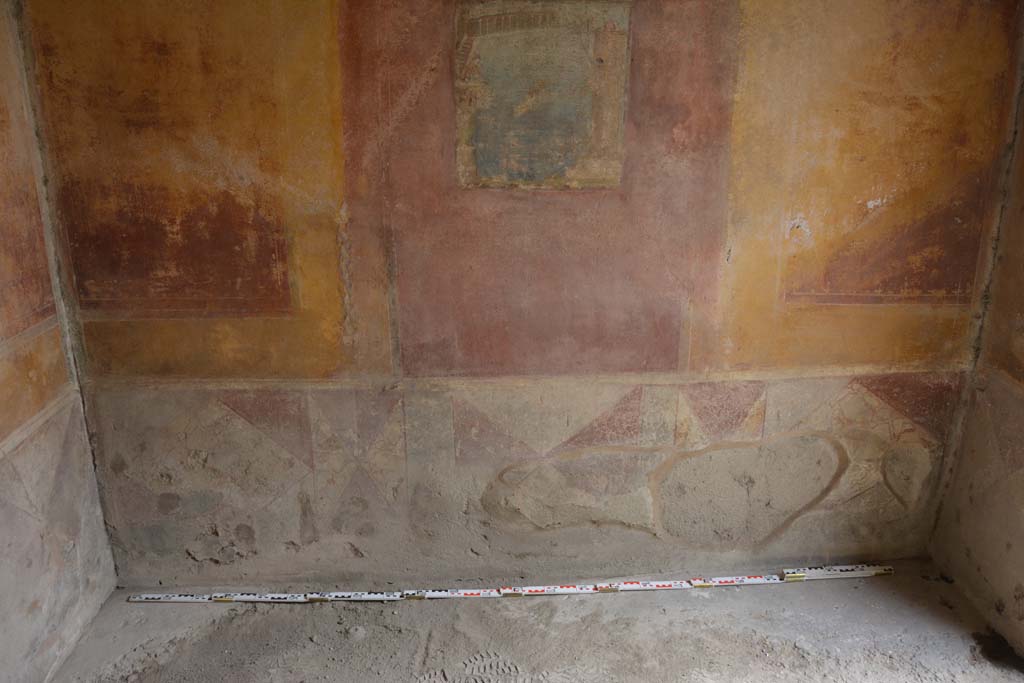 IX.5.14 Pompeii. May 2017. Room “c”, zoccolo on lower south wall and flooring. 
Foto Christian Beck, ERC Grant 681269 DÉCOR.