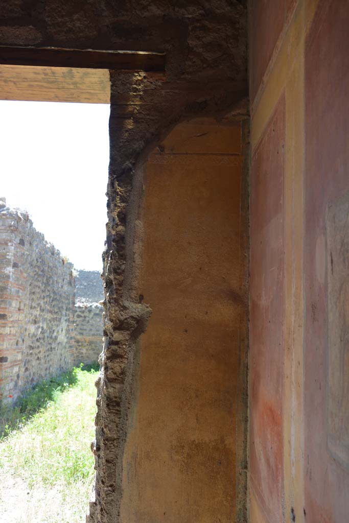 IX.5.14 Pompeii. May 2017. Room “g”, looking towards upper west wall in north-west corner.
Foto Christian Beck, ERC Grant 681269 DÉCOR.