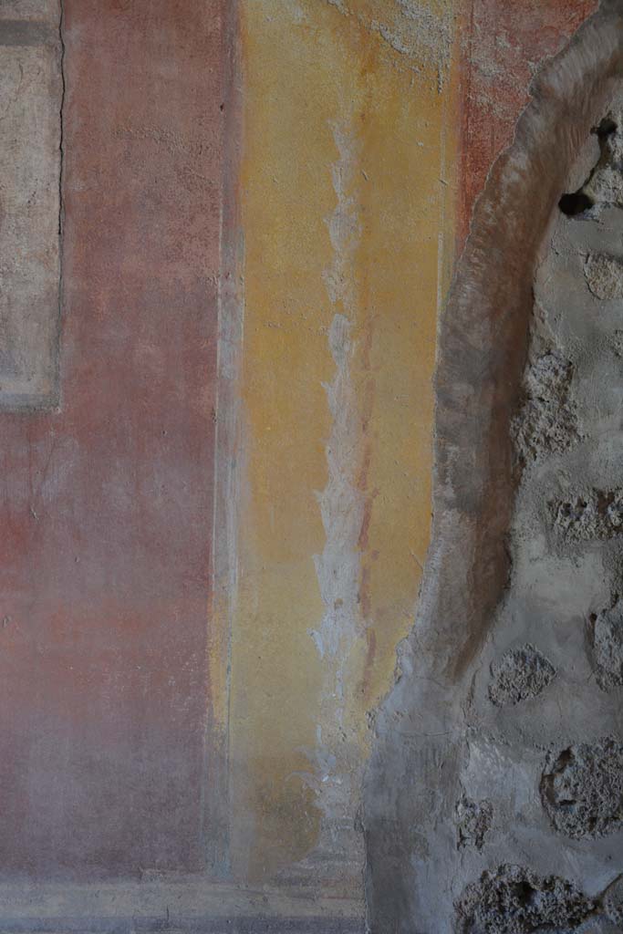 IX.5.14 Pompeii. May 2017. 
Room “g”, detail of painted candelabra on east side of central painting on north wall.
Foto Christian Beck, ERC Grant 681269 DÉCOR.