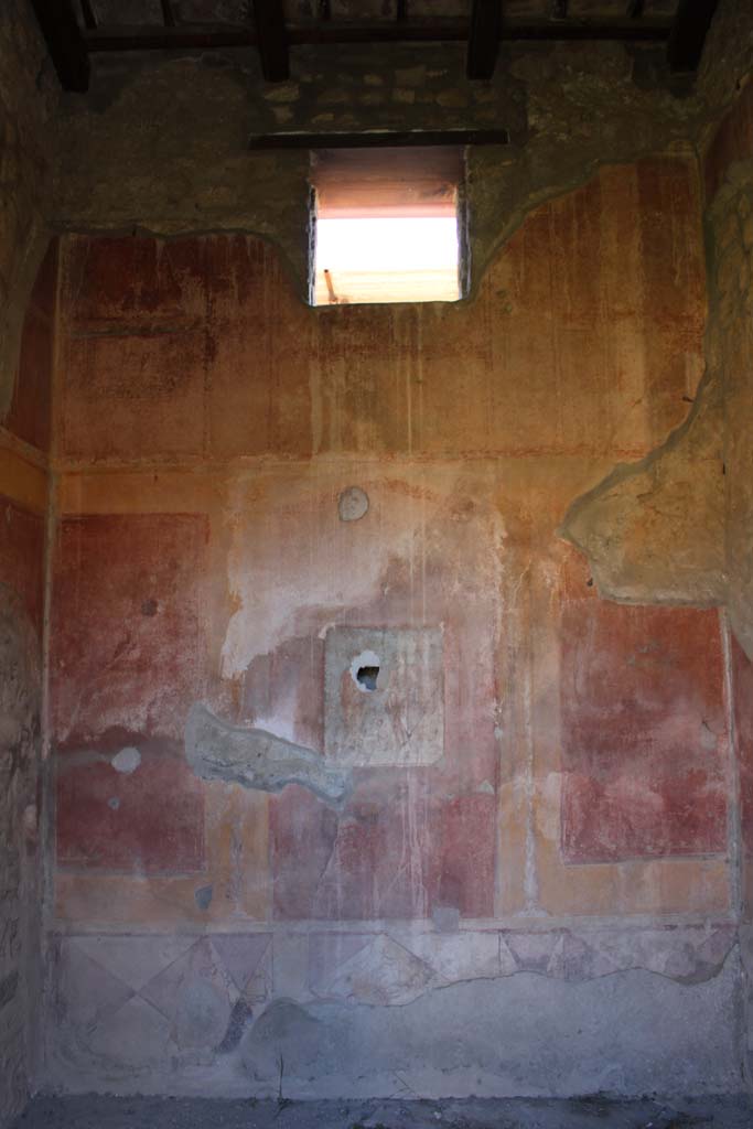 IX.5.16 Pompeii. May 2019. Room “g”, looking towards east wall.
Foto Christian Beck, ERC Grant 681269 DÉCOR.