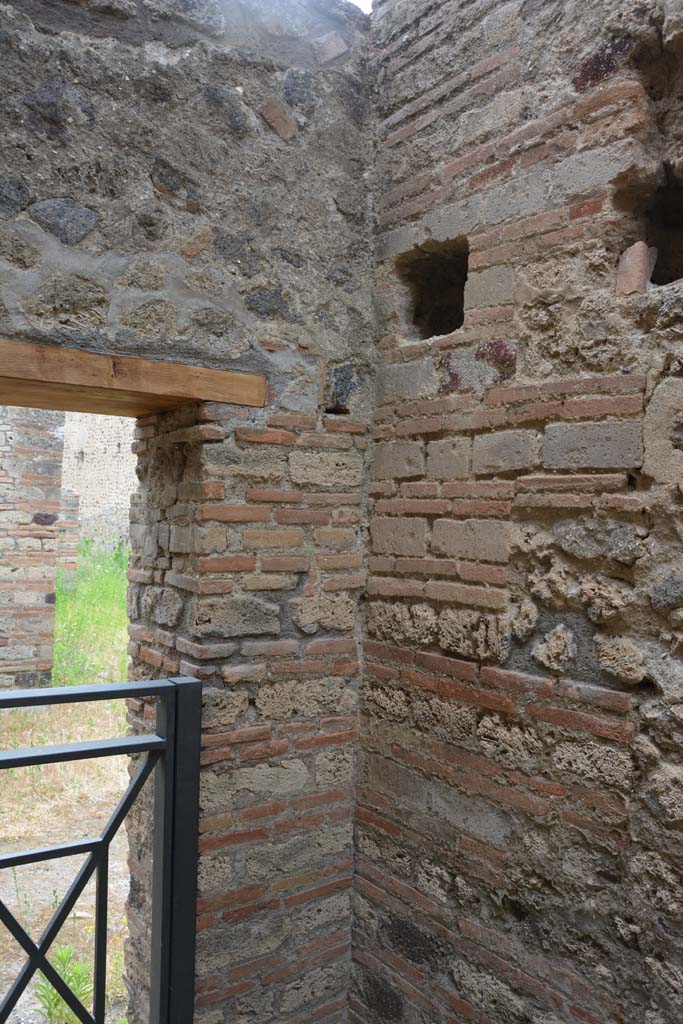 IX.5.14 Pompeii. May 2017. Room “h”, looking towards north-west corner.
Foto Christian Beck, ERC Grant 681269 DÉCOR.