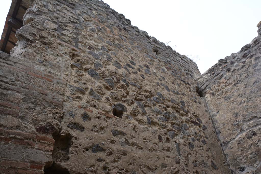 IX.5.14 Pompeii. May 2017. Room “h”, upper north wall.    
Foto Christian Beck, ERC Grant 681269 DÉCOR.