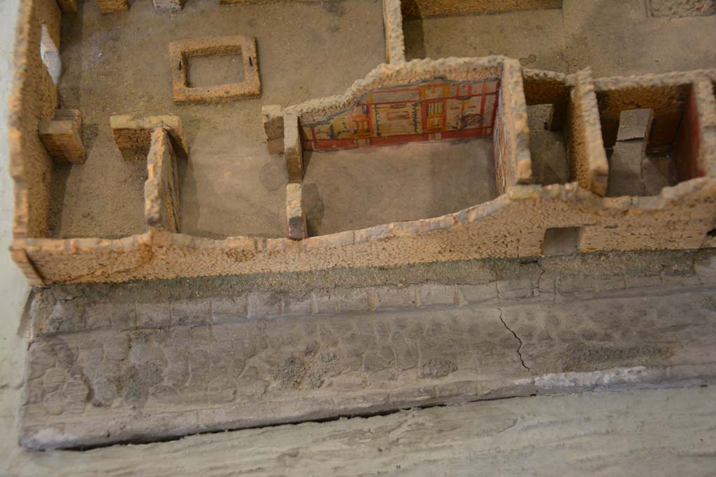 IX.5.16 Pompeii. July 2017. Triclinium d’, looking down on west wall of triclinium on east side of atrium. 
From cork model in Naples Archaeological Museum.
Foto Annette Haug, ERC Grant 681269 DÉCOR.