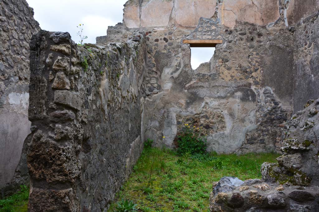 IX.5.17/6 Pompeii. March 2017. Room x, looking north through doorway. 
Foto Christian Beck, ERC Grant 681269 DÉCOR.