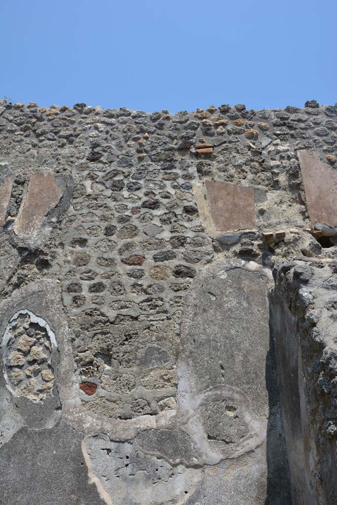 IX.5.17/6 Pompeii. May 2017. Room x, upper east wall at south end in south-east corner.
Foto Christian Beck, ERC Grant 681269 DÉCOR.