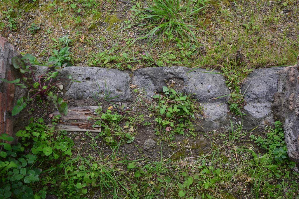 IX.5.18 Pompeii. March 2017. Room h, looking north across doorway threshold.
Foto Christian Beck, ERC Grant 681269 DÉCOR.