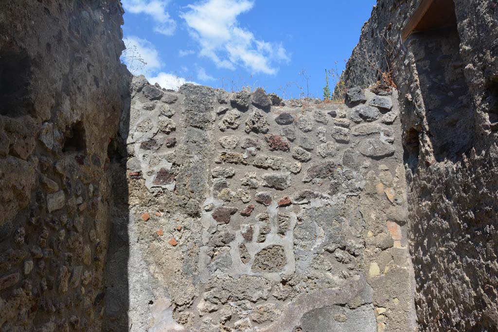 IX.5.18 Pompeii. May 2017. Room h, upper east wall.
Foto Christian Beck, ERC Grant 681269 DÉCOR.