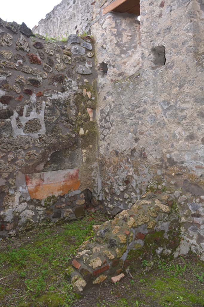 IX.5.18 Pompeii. March 2018. Room “h”, looking south-east towards latrine from west end.  
Foto Annette Haug, ERC Grant 681269 DÉCOR.