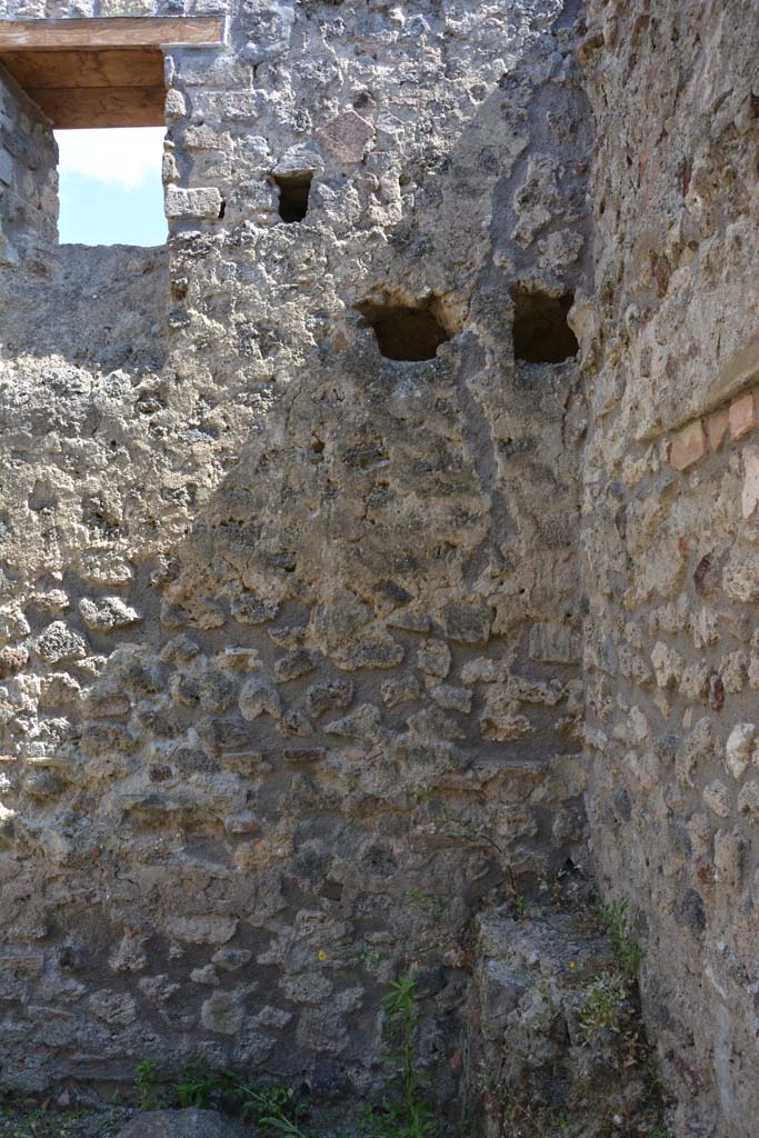 IX.5.18 Pompeii. May 2017. Room h, south wall at west end.
Foto Christian Beck, ERC Grant 681269 DÉCOR.