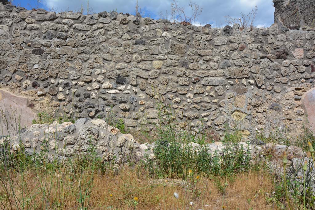 IX.5.18 Pompeii. May 2017. Room k, looking towards east wall, at rear of smaller west wall. 
Foto Christian Beck, ERC Grant 681269 DÉCOR.