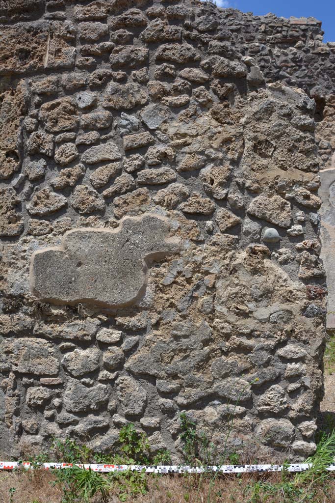 IX.5.18 Pompeii. May 2017. Room “q”, wall on north side of corridor, doorway to room “p”, on right.
Foto Christian Beck, ERC Grant 681269 DÉCOR.