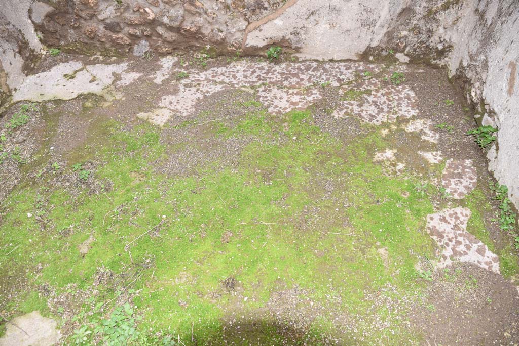 IX.5.18 Pompeii. March 2018.  Room “t”, looking north across flooring.
Foto Annette Haug, ERC Grant 681269 DÉCOR.