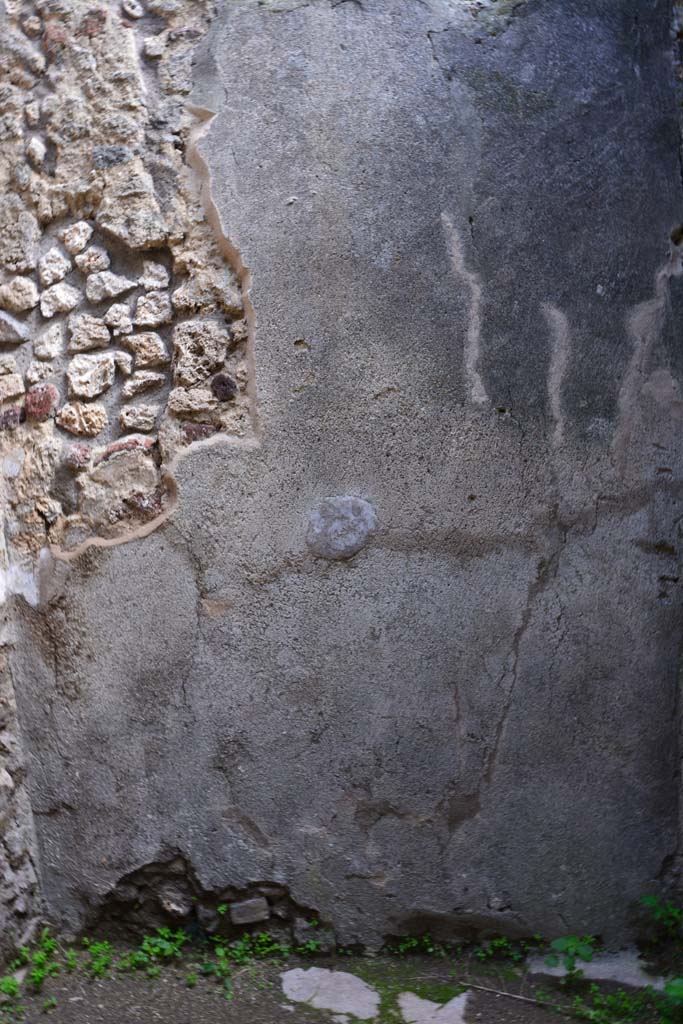 IX.5.18 Pompeii. March 2017. Room s, lower east wall in north-east corner.
Foto Christian Beck, ERC Grant 681269 DÉCOR.