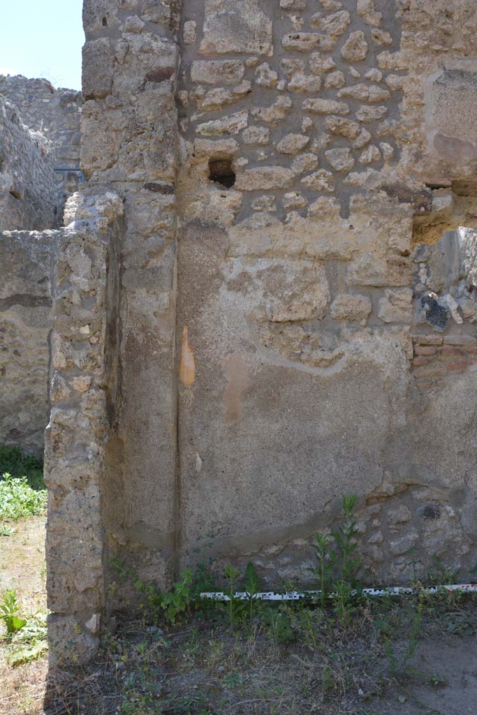 IX.5.18 Pompeii. May 2017. Room r, west wall at south end.  
Foto Christian Beck, ERC Grant 681269 DÉCOR.