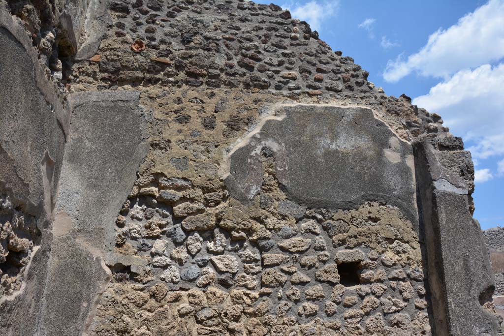 IX.5.18 Pompeii. May 2017. Room r, looking towards upper east wall.  
Foto Christian Beck, ERC Grant 681269 DÉCOR.
