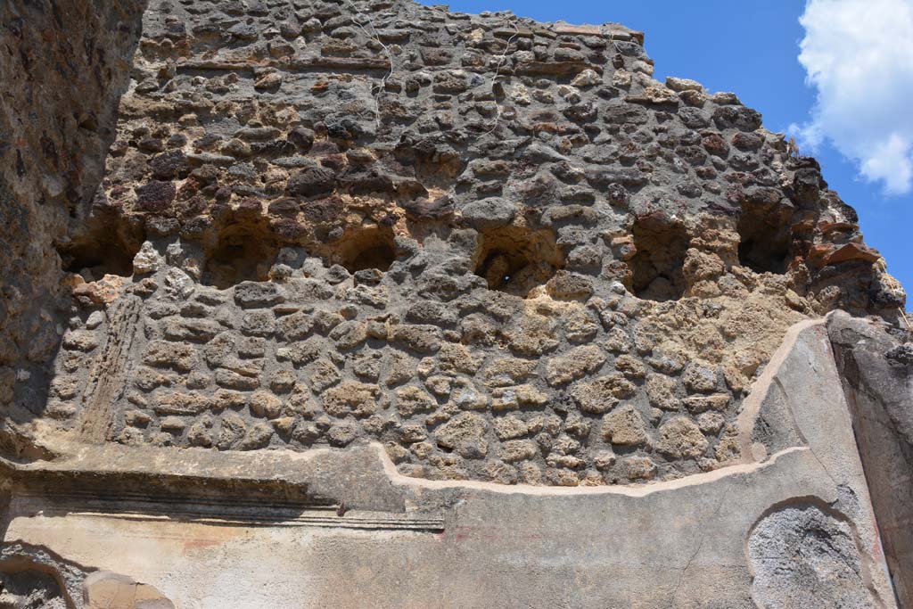 IX.5.18 Pompeii. May 2017. Room p, looking towards upper north wall.
Foto Christian Beck, ERC Grant 681269 DÉCOR.
