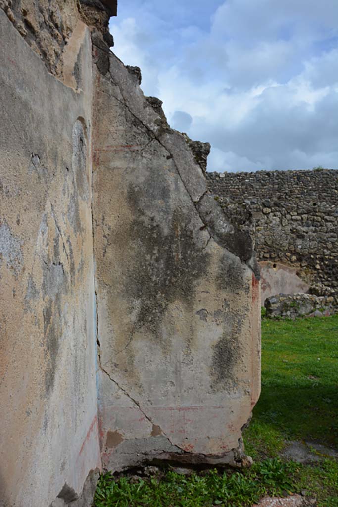 IX.5.18 Pompeii. March 2018.  
Room “p”, east wall on north side of doorway in north-east corner.
Foto Annette Haug, ERC Grant 681269 DÉCOR.