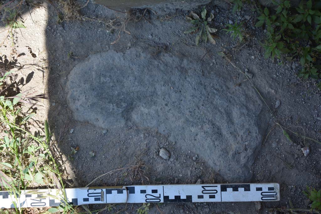 IX.5.18 Pompeii. May 2017. Room a, detail of doorway threshold from north end of east side of entrance corridor.
Foto Christian Beck, ERC Grant 681269 DÉCOR.