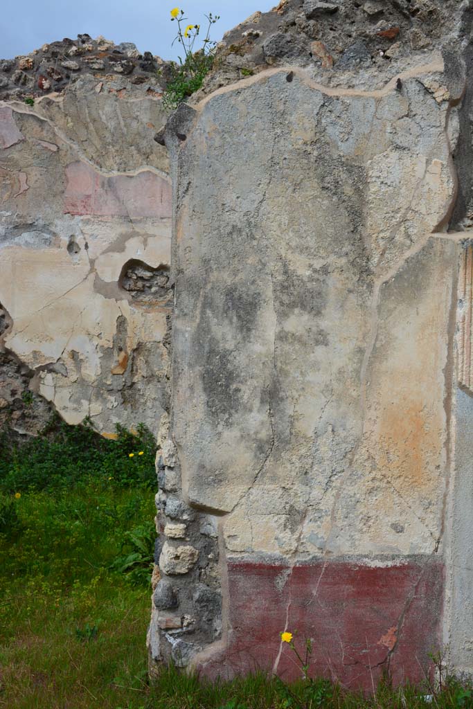 IX.5.18 Pompeii. March 2017. Room o, east side of doorway in room l (L).
Foto Christian Beck, ERC Grant 681269 DÉCOR.
