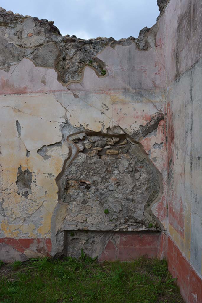 IX.5.18 Pompeii. March 2018. Room “o”, bed recess in north wall at east end.
Foto Annette Haug, ERC Grant 681269 DÉCOR.