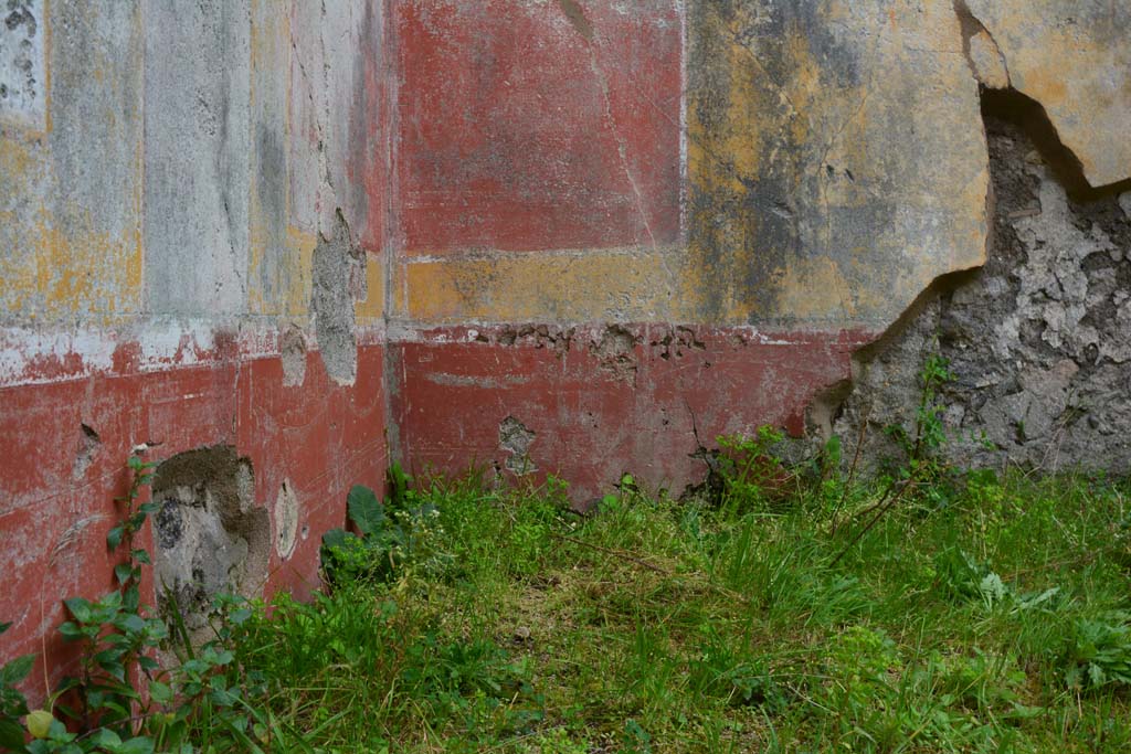 IX.5.18 Pompeii. March 2017. Room o, detail of zocolo in lower south-east corner.
Foto Christian Beck, ERC Grant 681269 DÉCOR.
