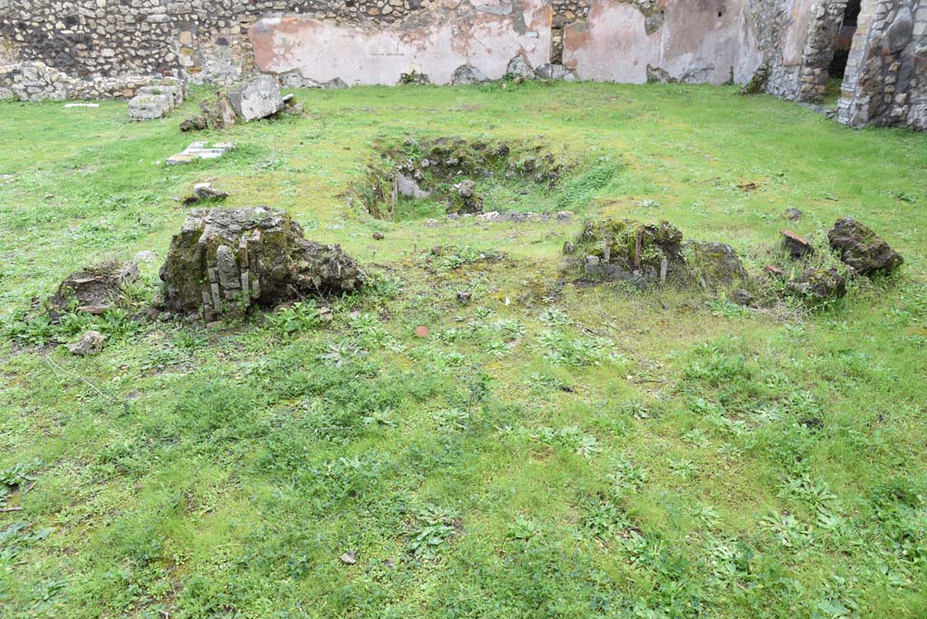 IX.5.18 Pompeii. March 2018. Atrium “b”, looking east from west side of pool.
Foto Annette Haug, ERC Grant 681269 DÉCOR.