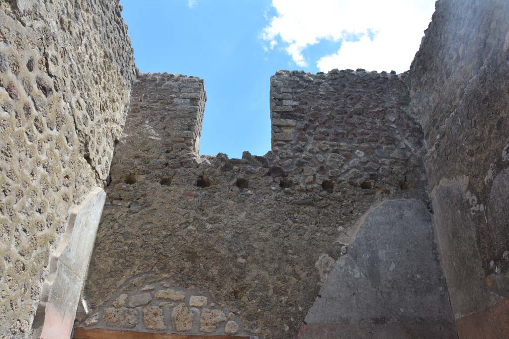 IX.5.18 Pompeii. May 2017. Room e, upper east wall.
Foto Christian Beck, ERC Grant 681269 DÉCOR.