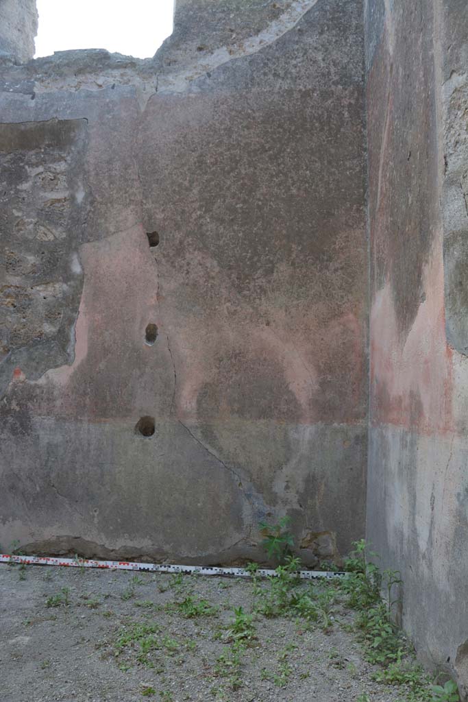 IX.5.18 Pompeii. May 2017. Room e, south wall at west end.
Foto Christian Beck, ERC Grant 681269 DÉCOR.