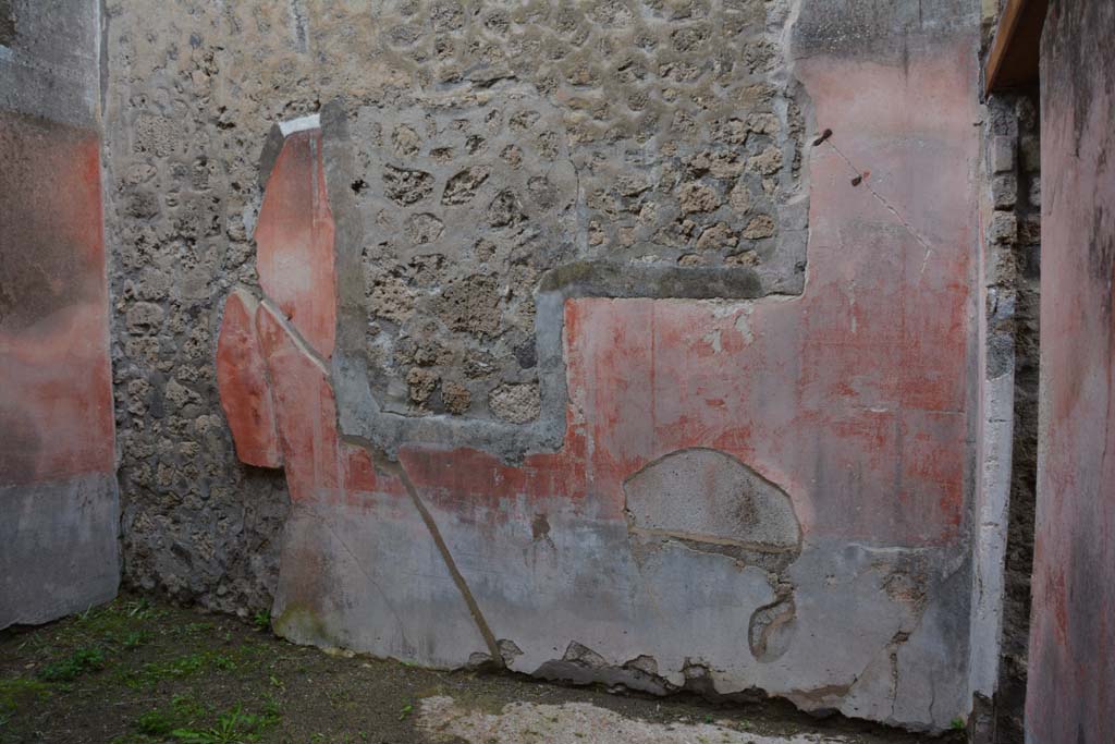IX.5.18 Pompeii. March 2018. Room “e”, looking west along north wall. 
Foto Annette Haug, ERC Grant 681269 DÉCOR